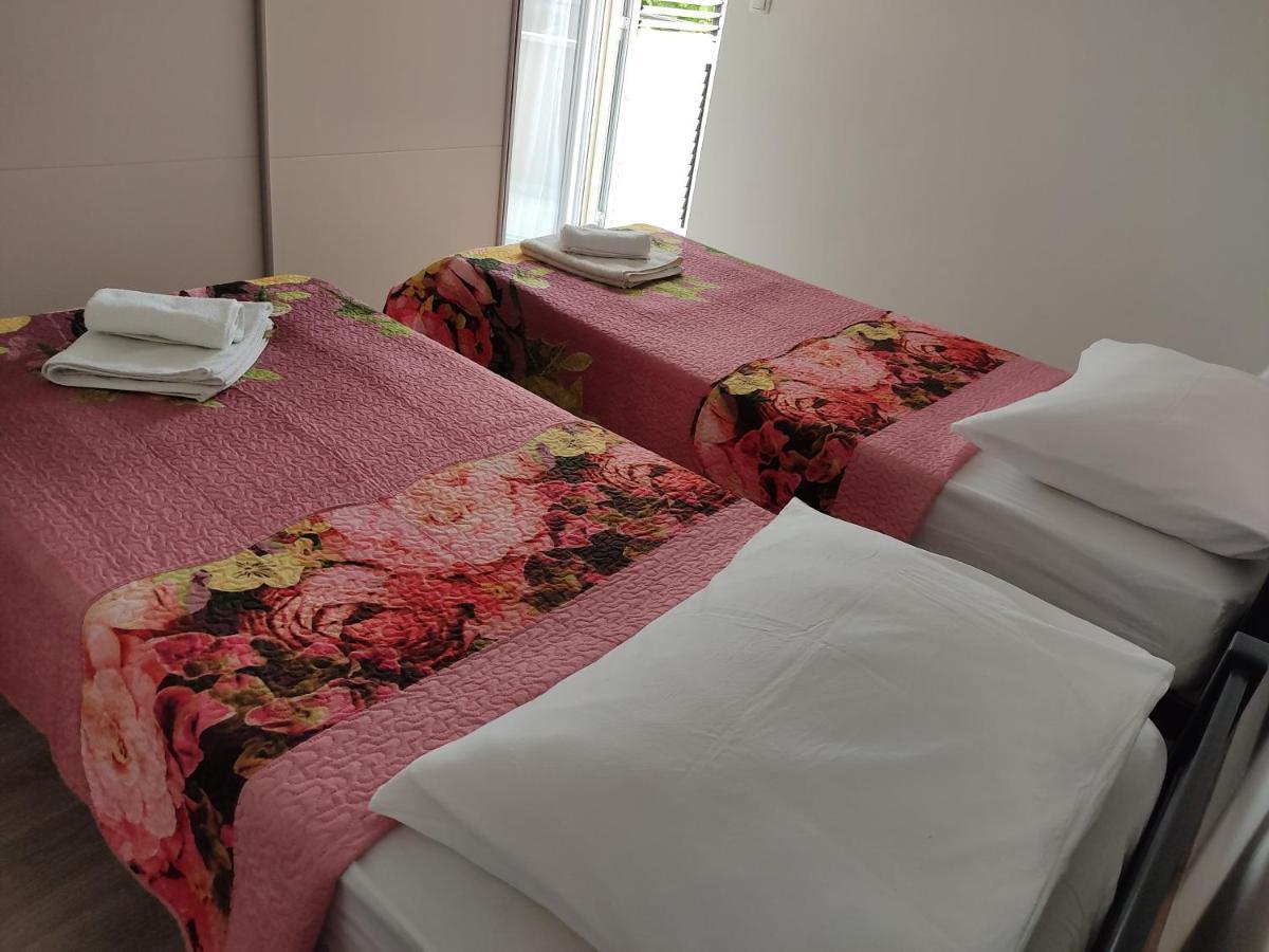 Apartman Meri Maslenica Appartement Buitenkant foto